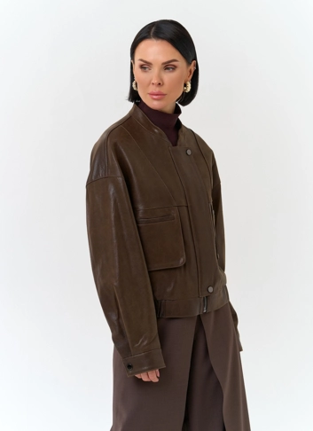 Женская куртка бомбер из натуральной кожи фото