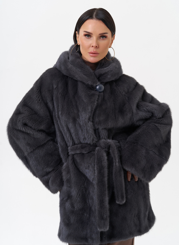 Короткая норковая шуба с капюшоном