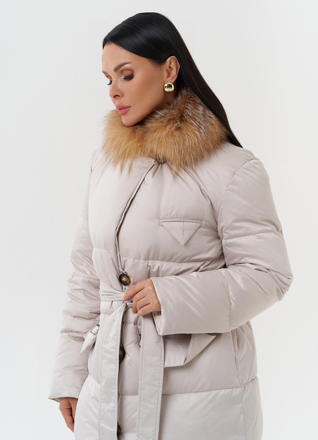 Женский пуховик с отделкой из меха лисы модель № 28569 универмаг малина