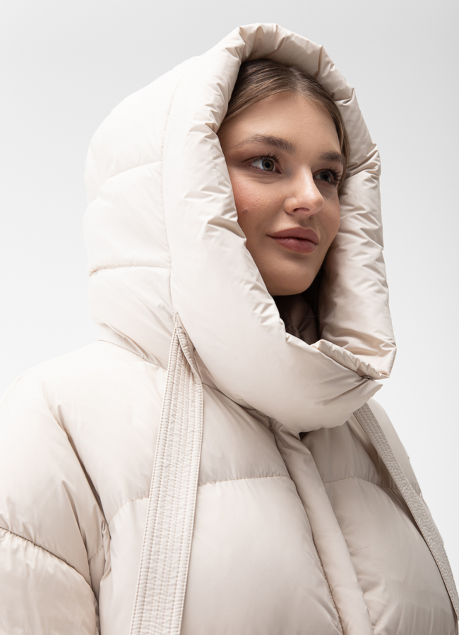 Женский пуховик с капюшоном  модель № 28016 универмаг малина