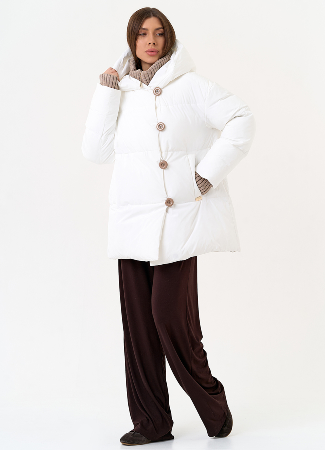 Женский пуховик белого цвета с капюшоном модель № 31517 в рассрочку