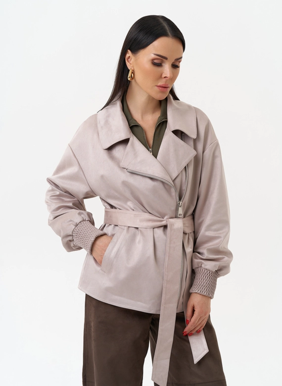 Женская куртка из эко замши с поясом