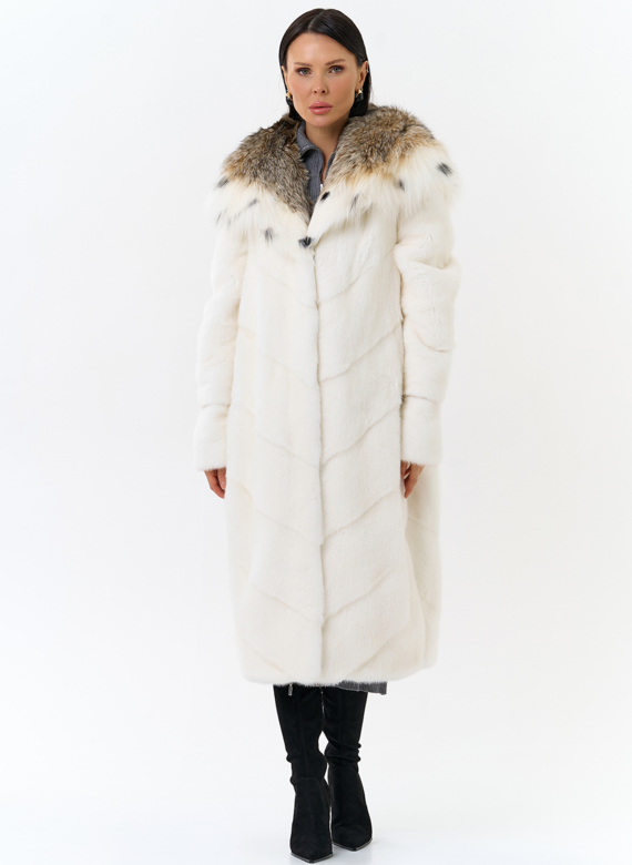 Белая шуба из норки с рысью